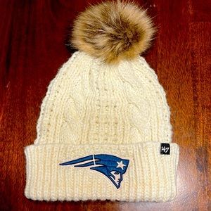New England Patriots '47 Women's Meeko Cuffed Knit Hat - Cream Pom Pom Winter